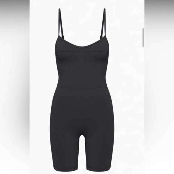 Wilfred Free
Wherever Romper from Aritzia - Picture 4 of 4